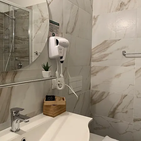 ゲストハウス Levantomare 3*